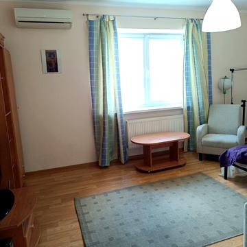 Ревуцького вул., 42