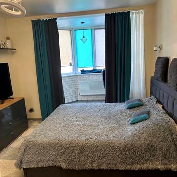 Яблунева вул., (Будинок 7в)