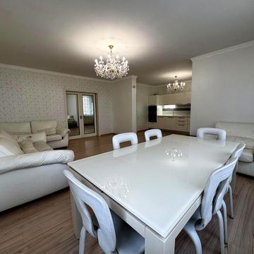 Валерія Лобановського просп. (Червонозоряний), 6-В