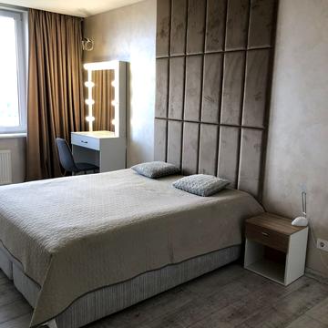 Володимира Наумовича вул. (Антонова-Овсієнка), 6