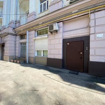 Бульварно-Кудрявська вул. (Воровського), 45-Б