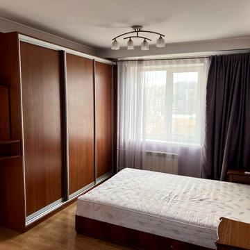 Кавказька вул., 11