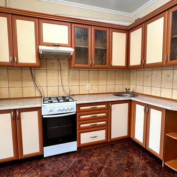 Молодіжна вул., 45