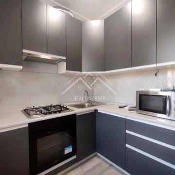 Університетський просп. (Гагаріна), 3