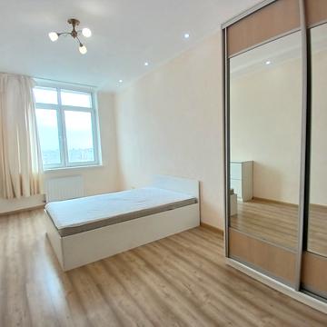 Миколи Лаврухіна вул., 6