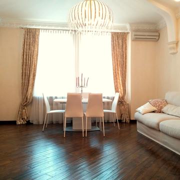 Хрещатик вул. (Kreschatic), 21