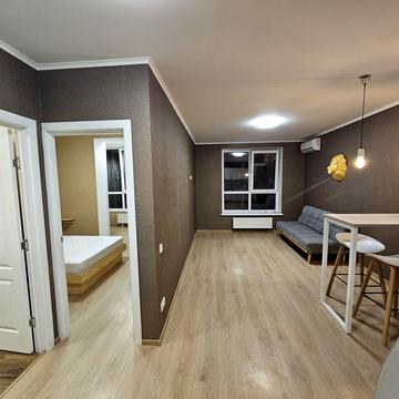 Бакинська вул., 1