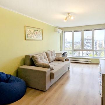 Борщагівська вул., 12