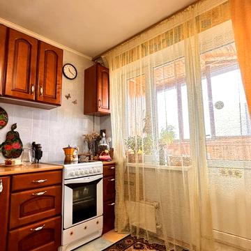 Європейського Союзу просп. (Правди), 74