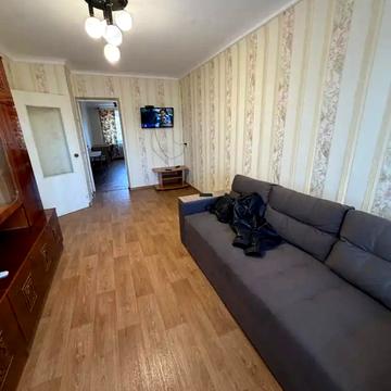 Автобуду вул., 8