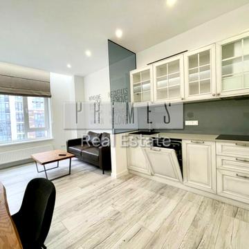 Саперне Поле вул., 5