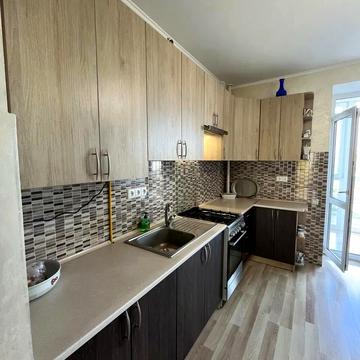 Роксоляни вул., 43а