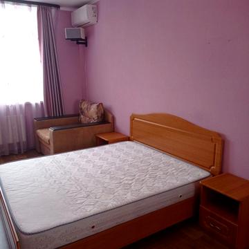 Воскресенська вул., 14-Б