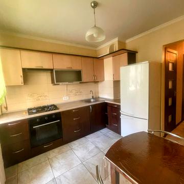 Євгена Чикаленка вул., 59б