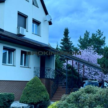 Кільцева вул., 12