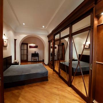 Пастера вул., 30