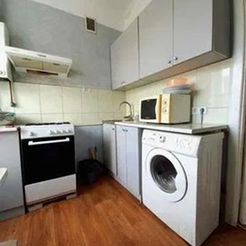 Бастіонна вул., 10