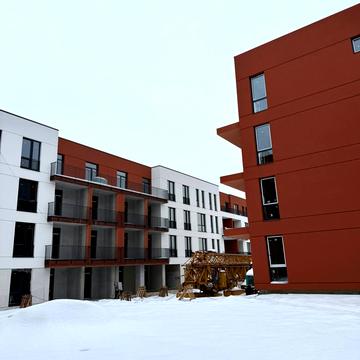 Івана Миколайчука вул., 32