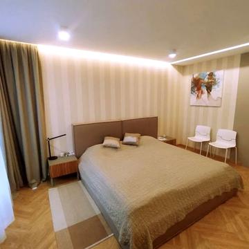 Предславинська вул., 53