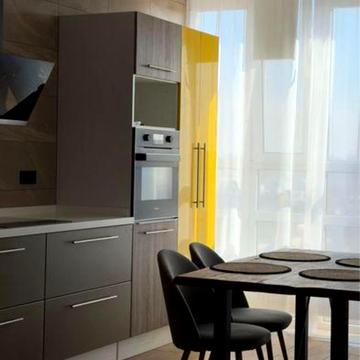 Миколи Гулака вул., 4