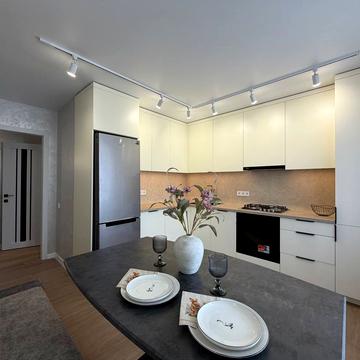 Володимира Великого вул., 12