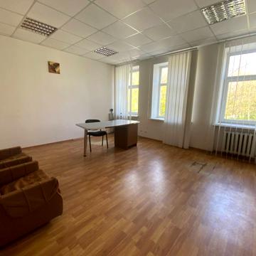 Військових Ветеранів вул., 35