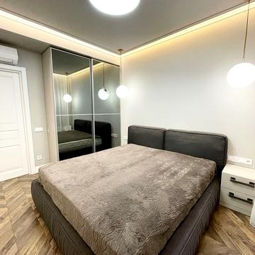 Джона Маккейна вул. (Івана Кудрі), 7