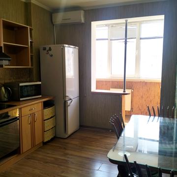 Академіка Сахарова вул., 36