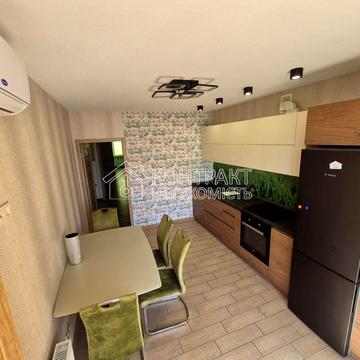 Мирна вул., (Будинок 1)