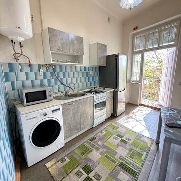 Шептицьких вул., 27