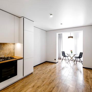 Єдності вул., (Будинок 4)