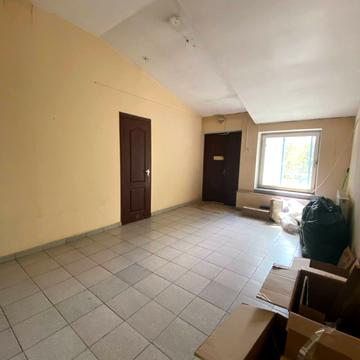 Військових Ветеранів вул., 35