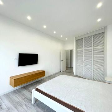 Саперне Поле вул., 5