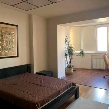 Володимира Івасюка просп. (Героїв Сталінграду), 6