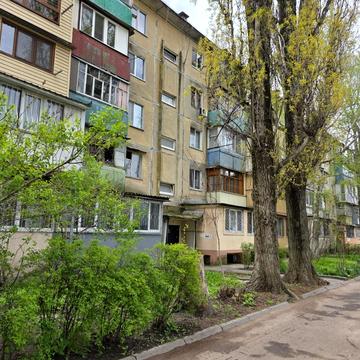 Академіка Корольова вул., 8