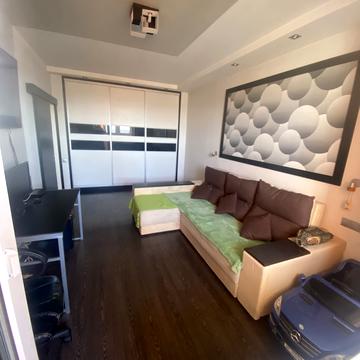 Академіка Глушкова просп., 43