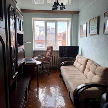 Садова вул. (Чубаря), 1