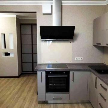 Андрія Аболмасова вул. (Панельна), 7