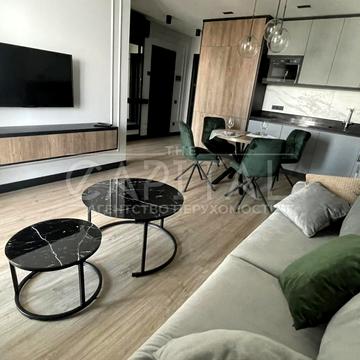 Джона Маккейна вул. (Івана Кудрі), 1-Б