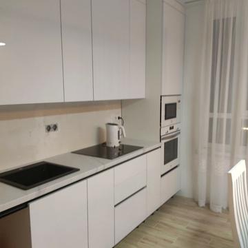 Топольна вул., 4-Б