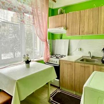 Юності вул., 10/1