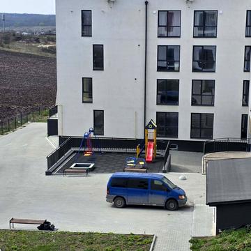 ЗАХІДНА, 17а