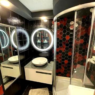 Героїв України вул., 10 к1