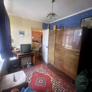 Кременчуцька вул., 1