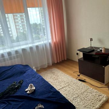 Тролейбусна вул., 16