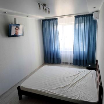 Доківська вул., (Будинок 16)