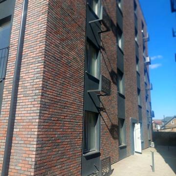 Інститутська вул., 21