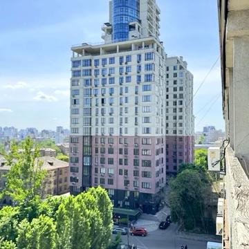Нагірна вул., 16