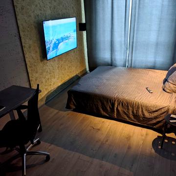 Кадетський Гай вул., 12