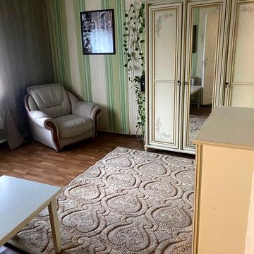 Карпатська вул., 33